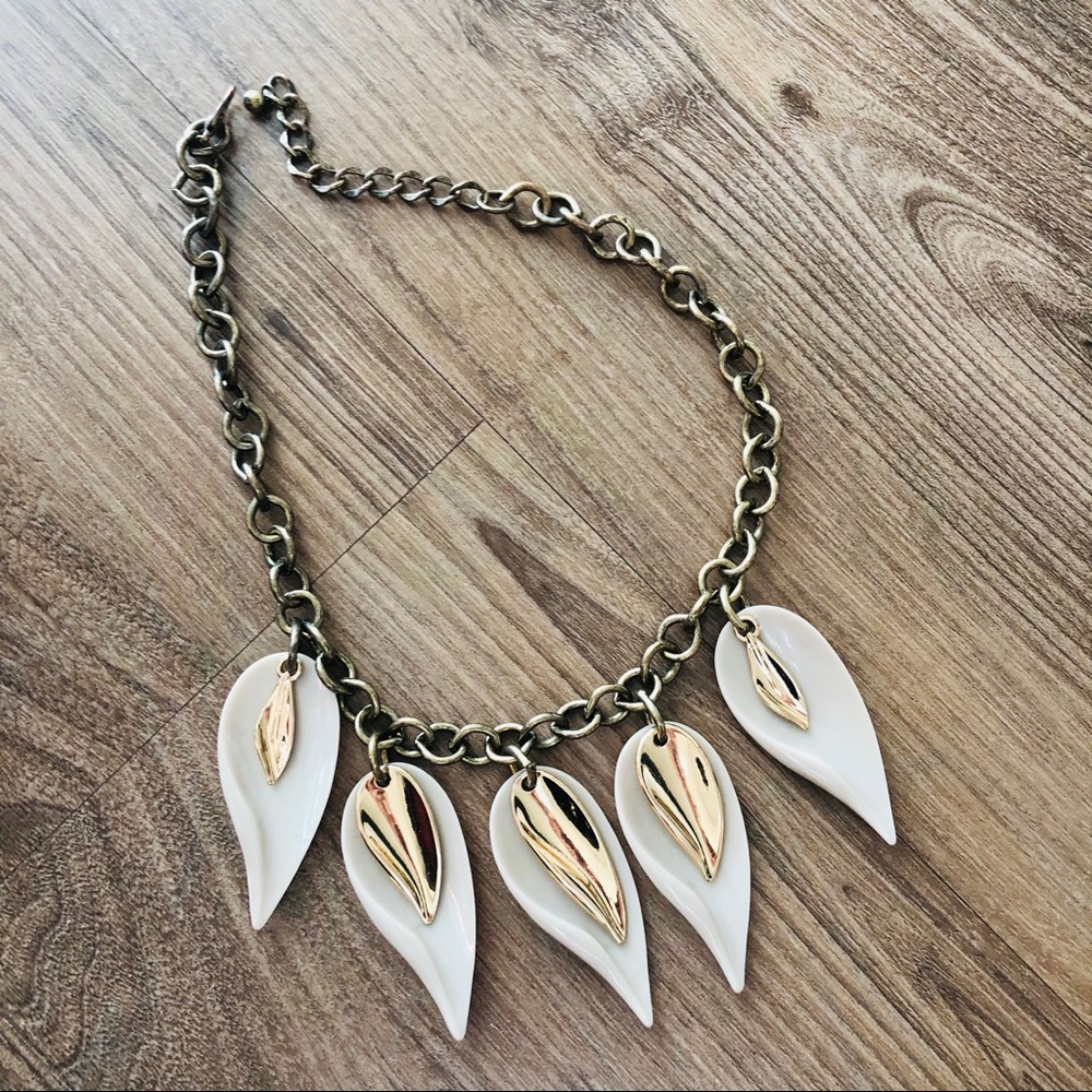 anthro statement necklace✨